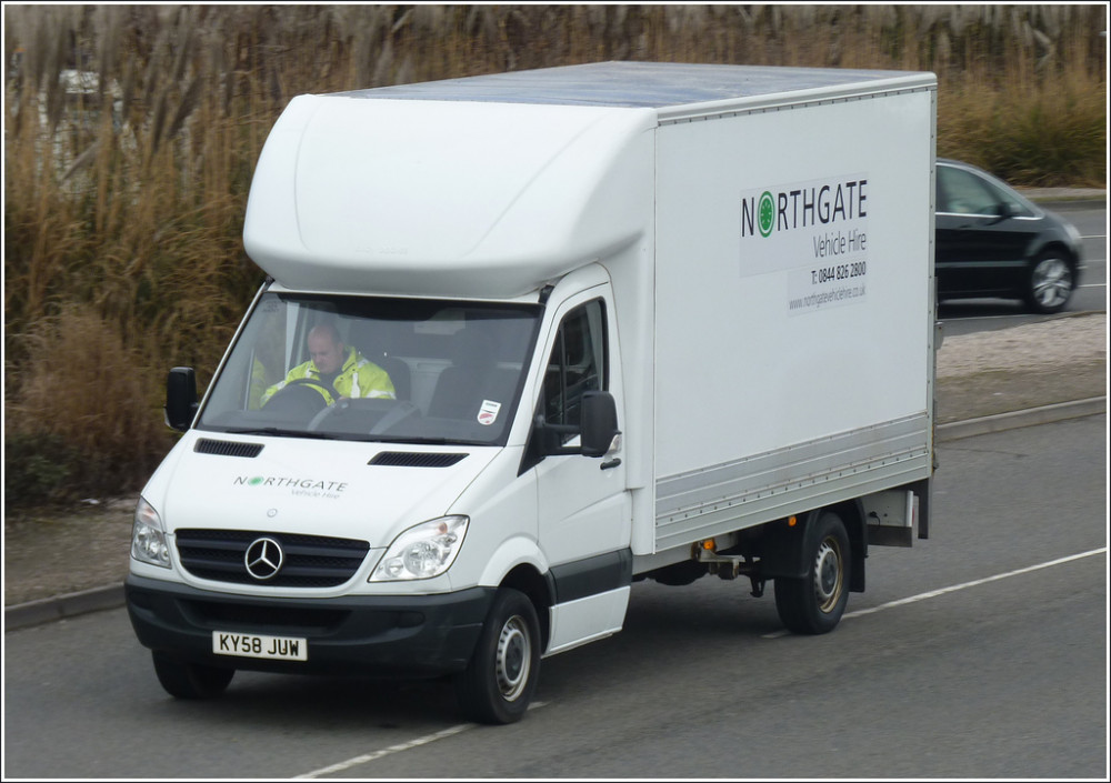 Example of a 3.5 ton Luton van